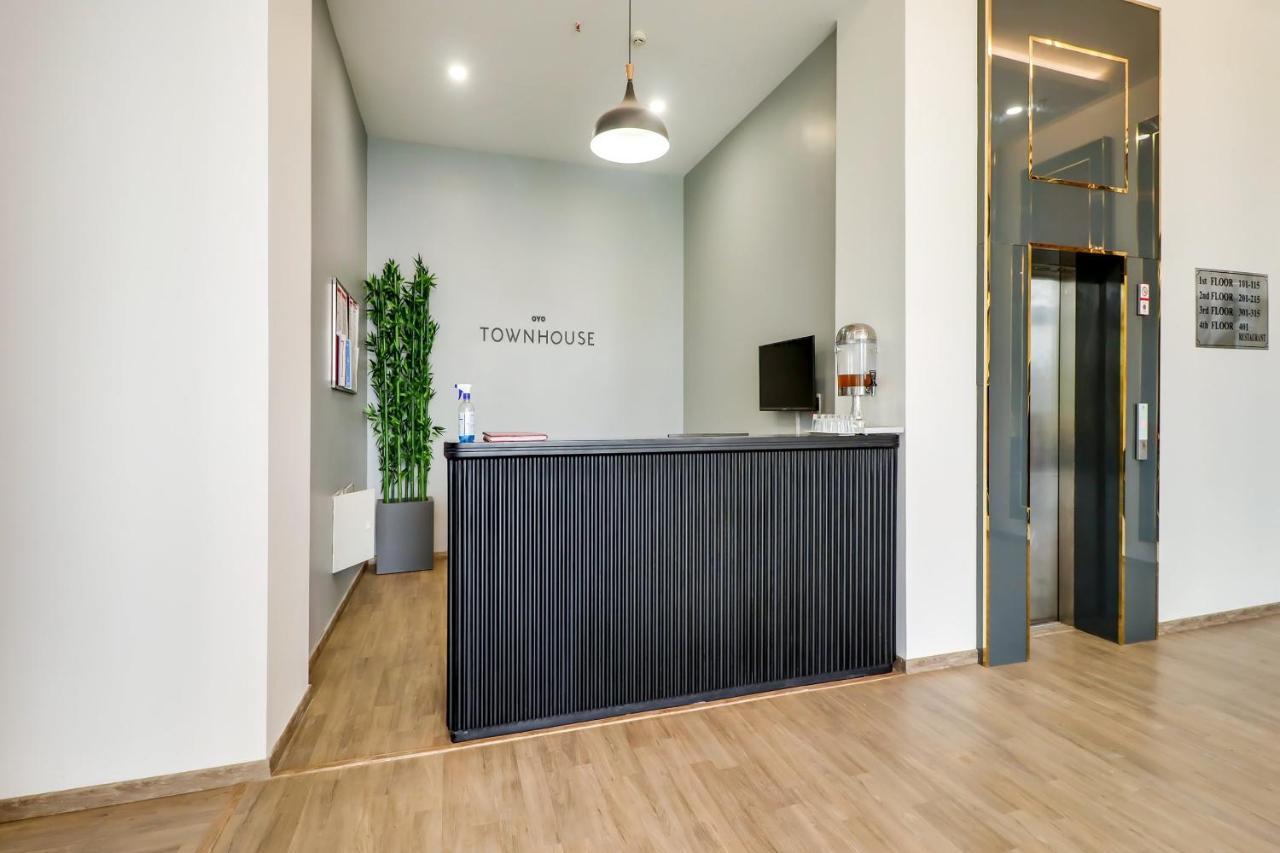 Super Townhouse Jashn Hotell Chinhat Eksteriør bilde