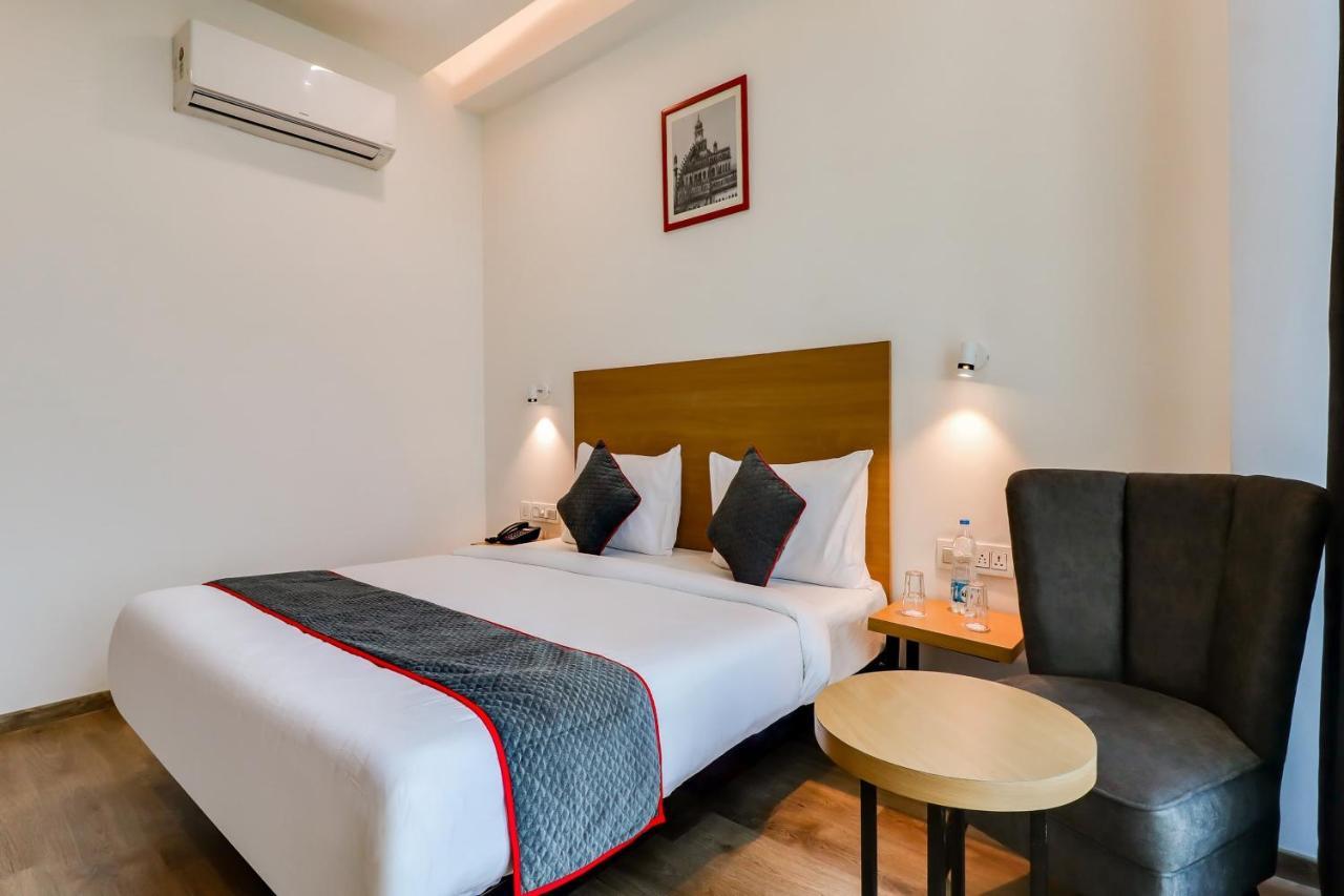 Super Townhouse Jashn Hotell Chinhat Eksteriør bilde
