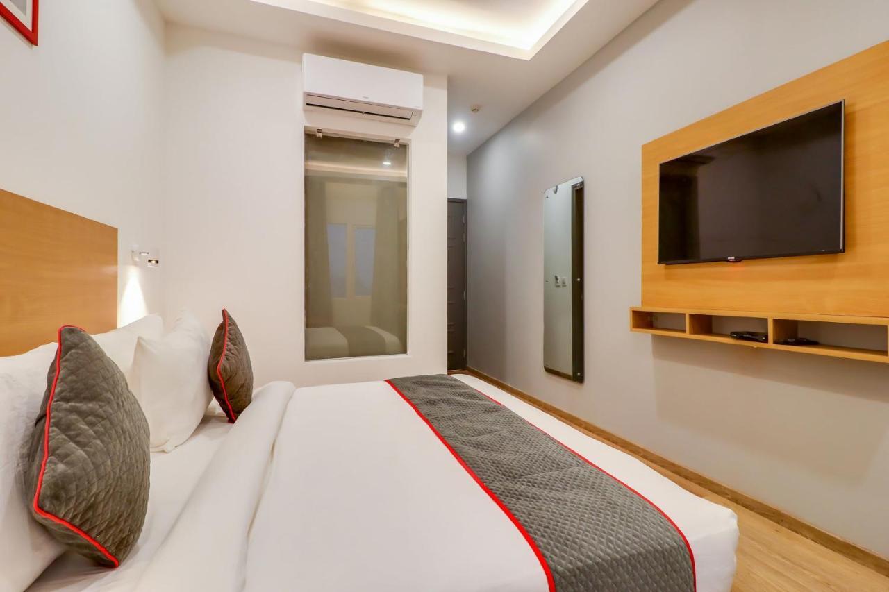 Super Townhouse Jashn Hotell Chinhat Eksteriør bilde