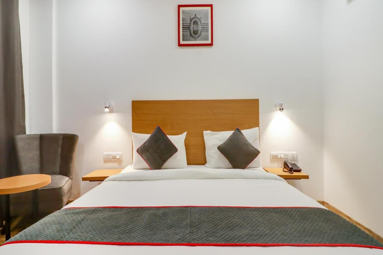 Super Townhouse Jashn Hotell Chinhat Eksteriør bilde