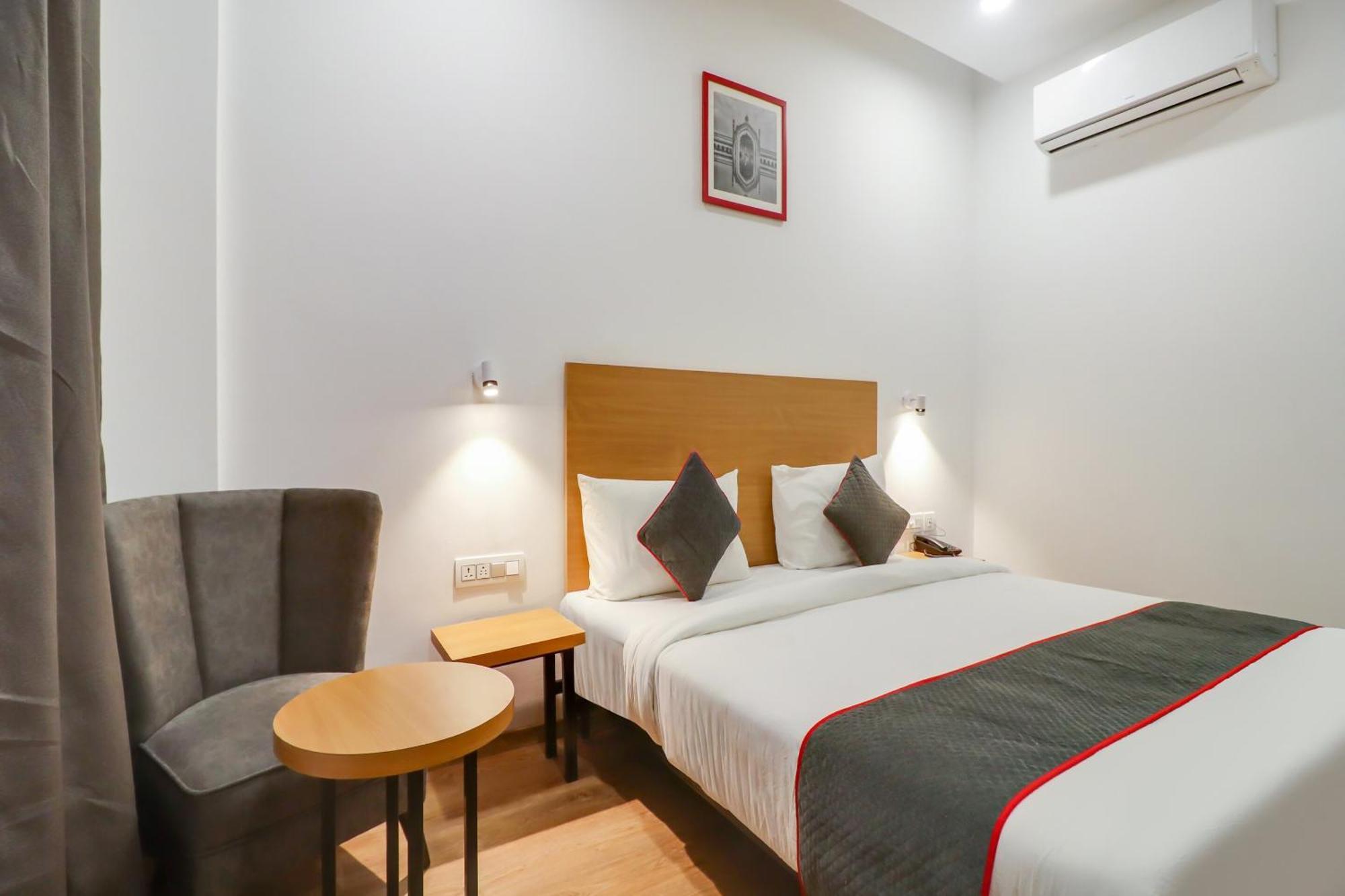 Super Townhouse Jashn Hotell Chinhat Eksteriør bilde