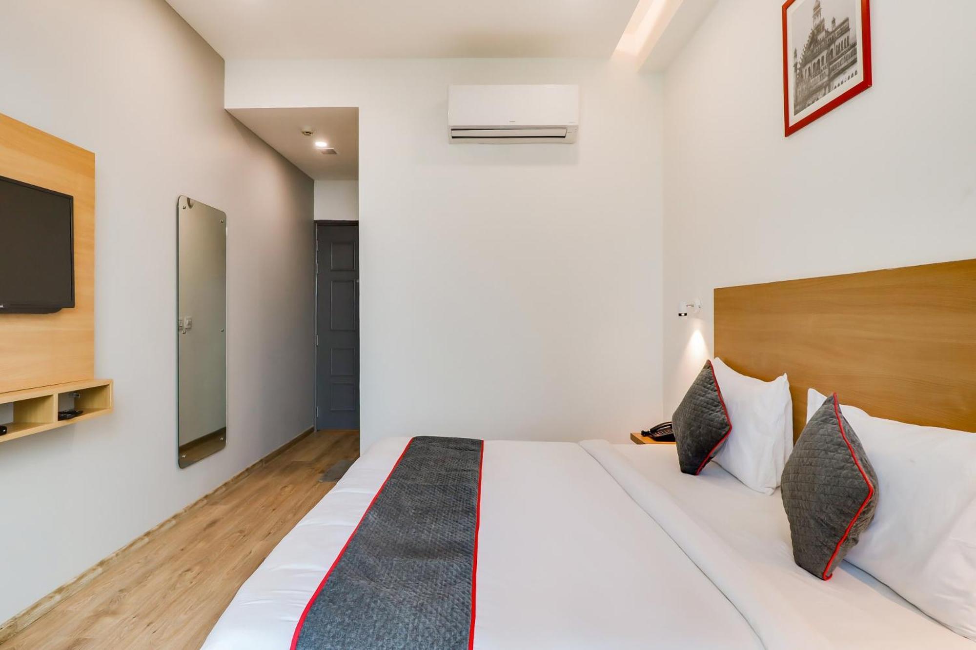 Super Townhouse Jashn Hotell Chinhat Eksteriør bilde