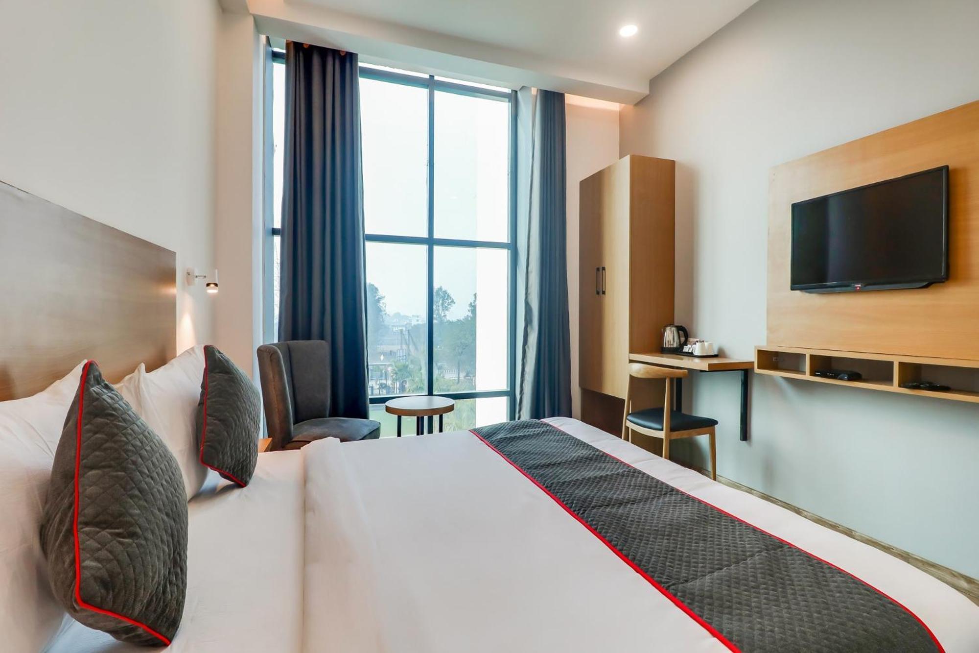 Super Townhouse Jashn Hotell Chinhat Eksteriør bilde