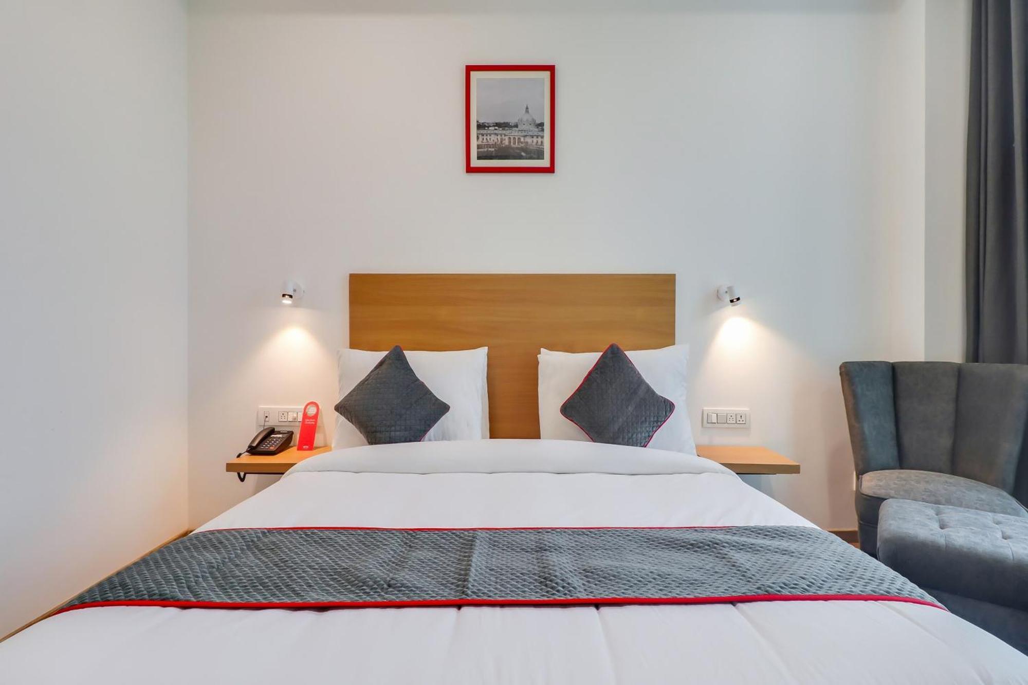 Super Townhouse Jashn Hotell Chinhat Eksteriør bilde