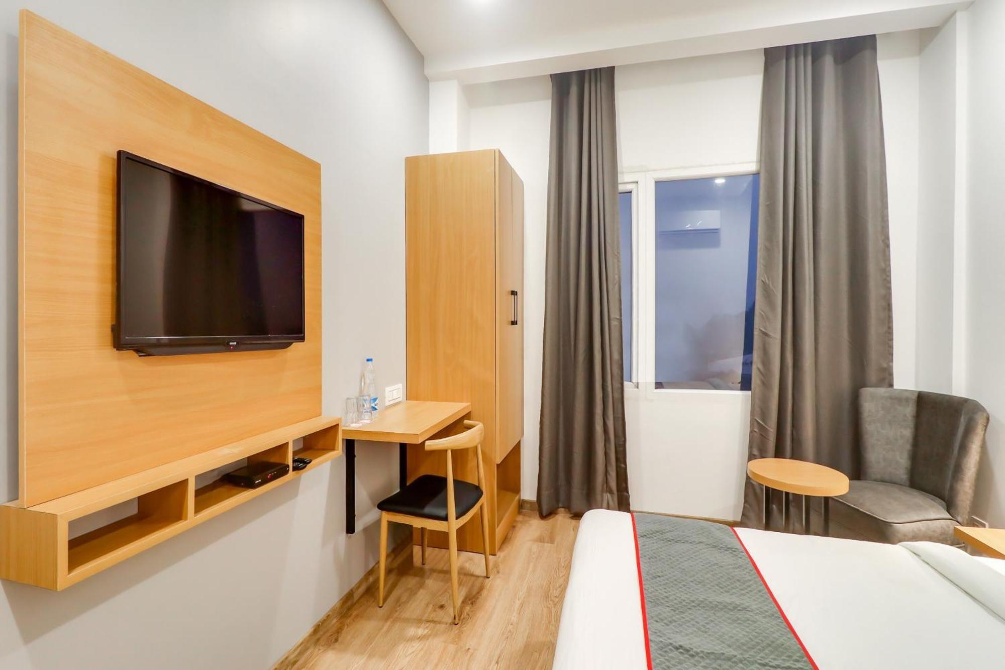 Super Townhouse Jashn Hotell Chinhat Eksteriør bilde