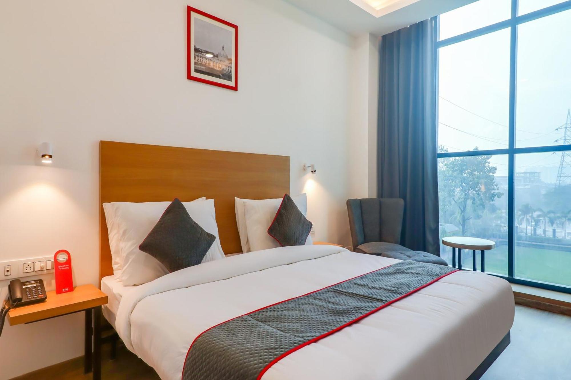 Super Townhouse Jashn Hotell Chinhat Eksteriør bilde