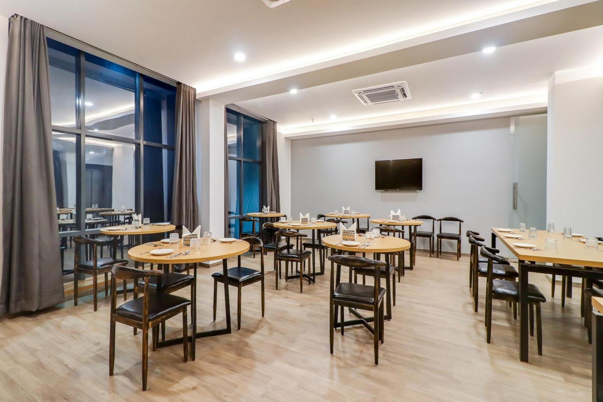 Super Townhouse Jashn Hotell Chinhat Eksteriør bilde