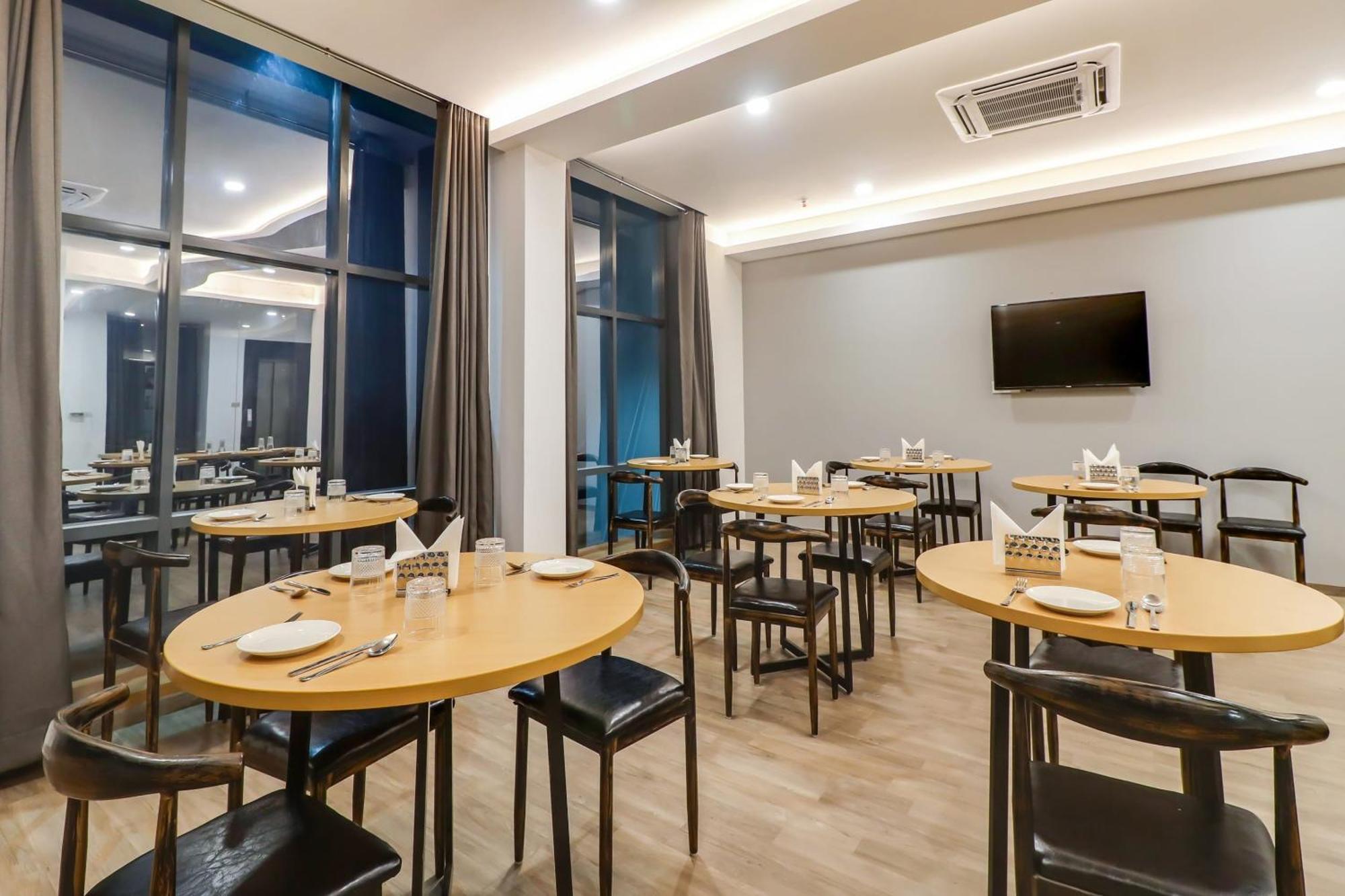 Super Townhouse Jashn Hotell Chinhat Eksteriør bilde