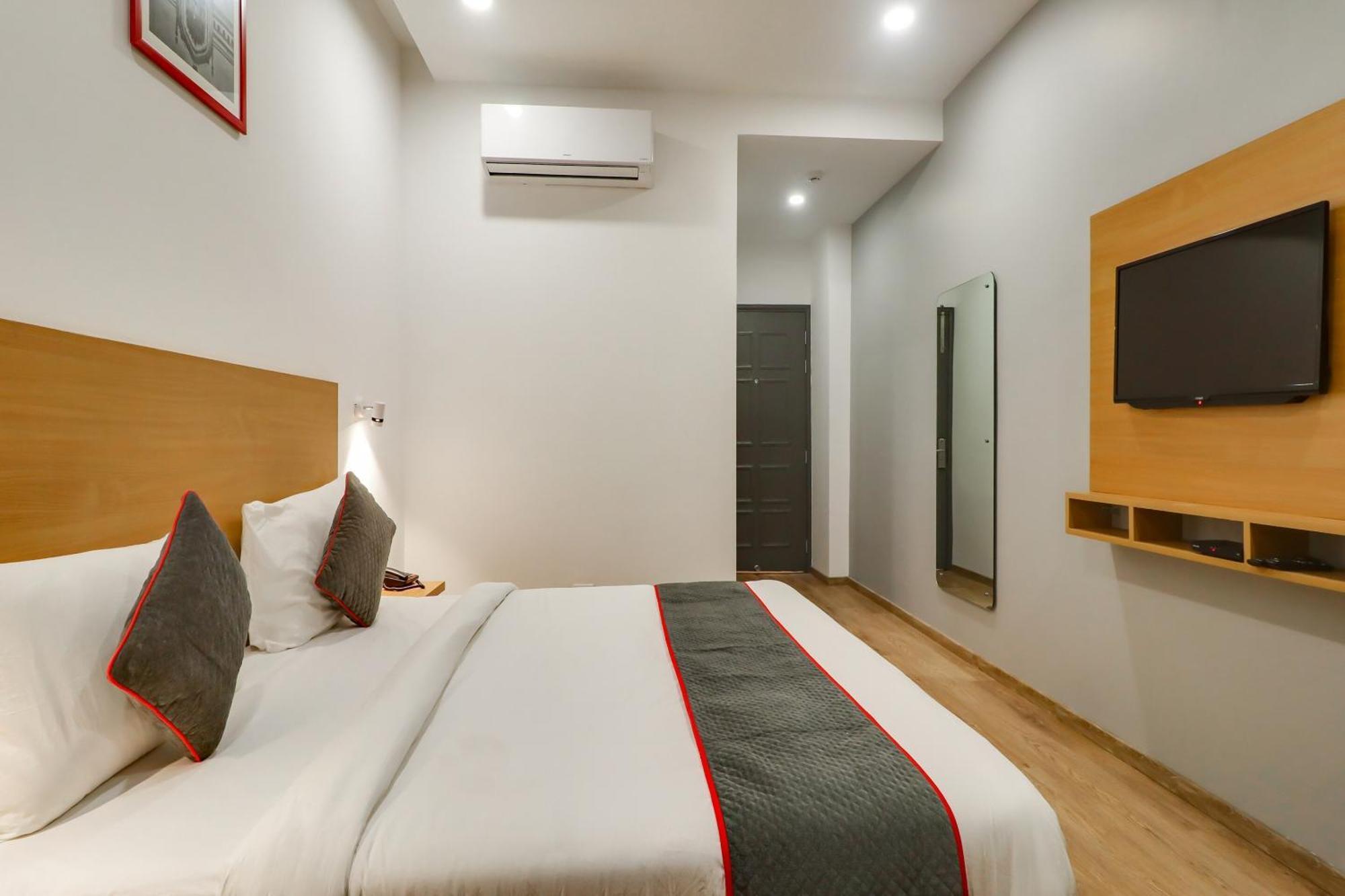 Super Townhouse Jashn Hotell Chinhat Eksteriør bilde