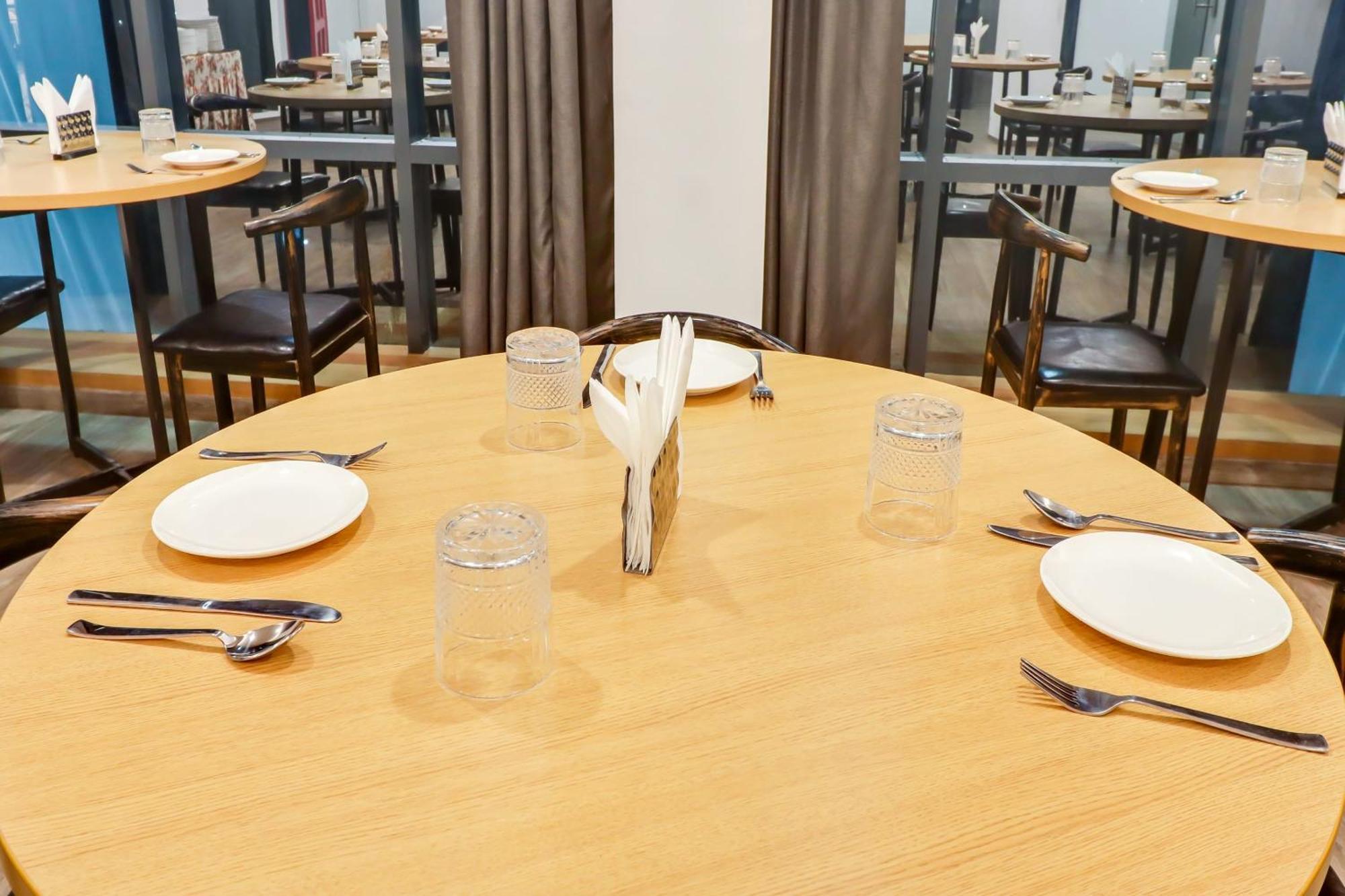 Super Townhouse Jashn Hotell Chinhat Eksteriør bilde
