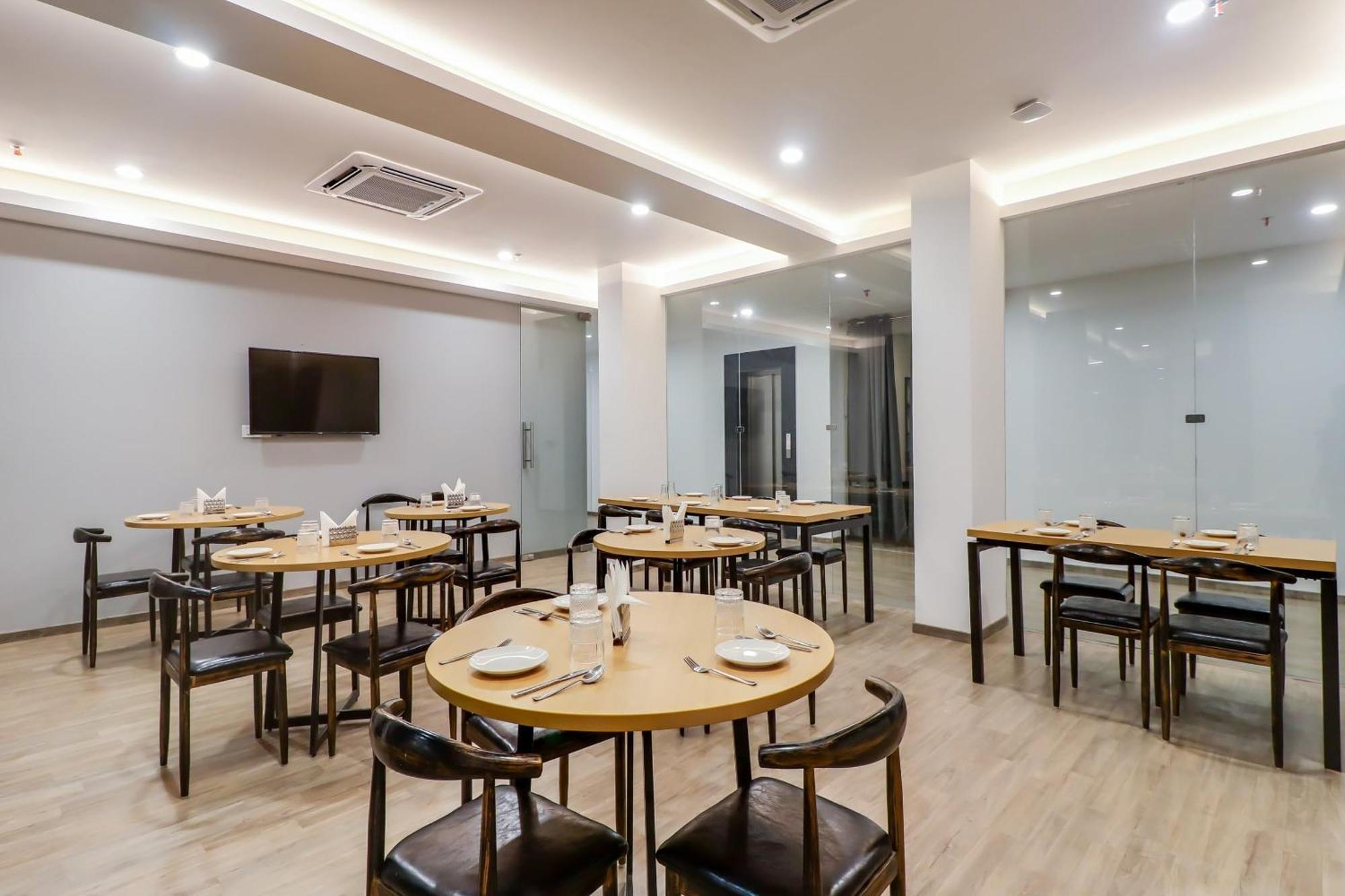 Super Townhouse Jashn Hotell Chinhat Eksteriør bilde